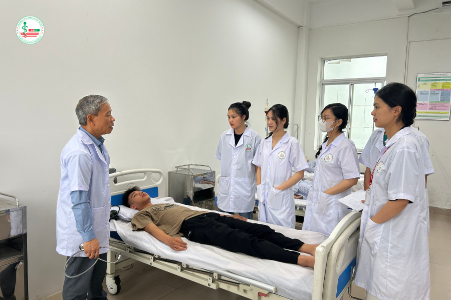Trường Cao đẳng Dược Hà Nội triển khai chương trình đào tạo thường xuyên Chứng chỉ Kỹ thuật viên Vật lý trị liệu – Phục hồi chức năng