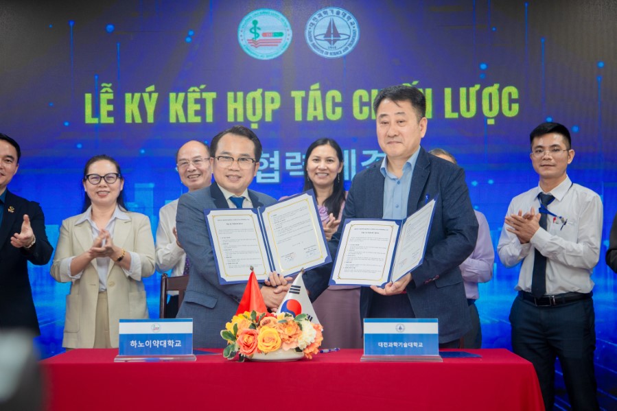 Trường Cao đẳng Dược Hà Nội và Đại học Khoa học Kỹ thuật Daejeon (Hàn Quốc) đã chính thức ký kết thỏa thuận hợp tác chiến lược