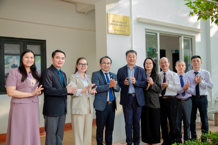 Lễ gắn biển Viện Ngôn ngữ & Văn hóa Hàn Quốc tại Công Ty Cổ Phần Hợp Tác Lao Động Và Thương Mại ( LABCO.,JSC)