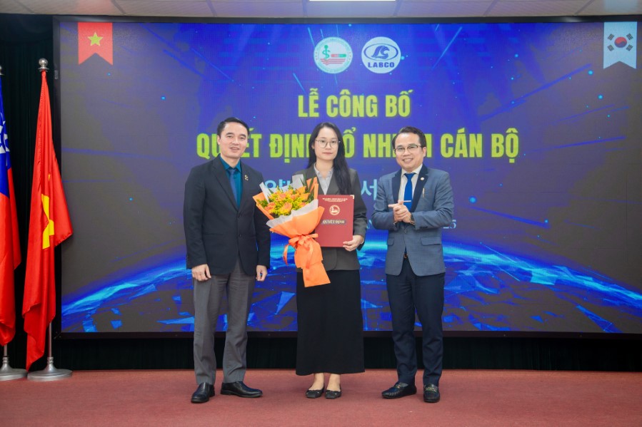 Trường Cao đẳng Dược Hà Nội đã long trọng tổ chức Lễ bổ nhiệm cán bộ