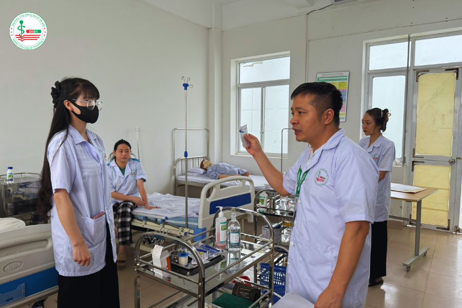 Cao đẳng Dược Hà Nội là đơn vị có nhiều năm kinh nghiệm trong đào tạo khối ngành sức khỏe