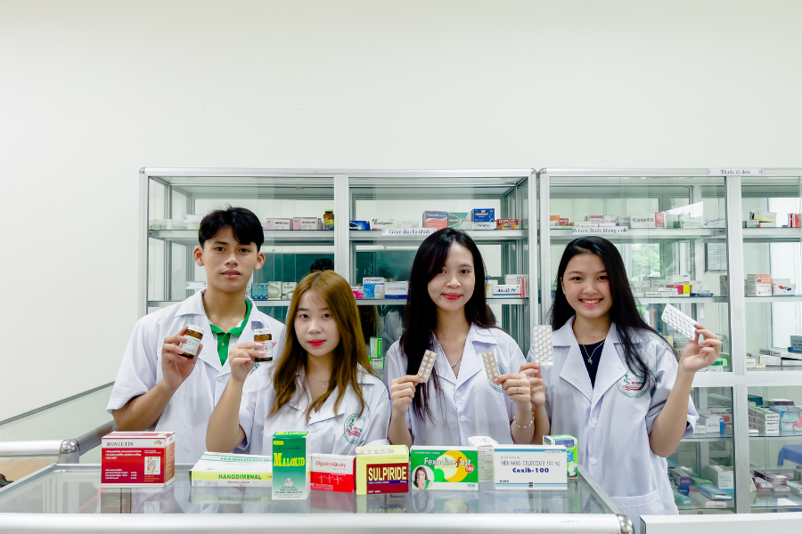 Cao đẳng Dược H&agrave; Nội ph&aacute;t triển Đề &aacute;n &ldquo;Dược sĩ khởi nghiệp&rdquo;, một m&ocirc; h&igrave;nh đ&agrave;o tạo ti&ecirc;n phong, đ&oacute;n đầu xu hướng đổi mới gi&aacute;o dục nghề nghiệp trong lĩnh vực Dược