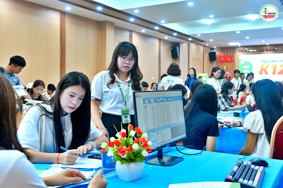 Ng&agrave;nh dược học ra l&agrave;m g&igrave; l&agrave; băn khoăn của nhiều th&iacute; sinh v&agrave; phụ huynh