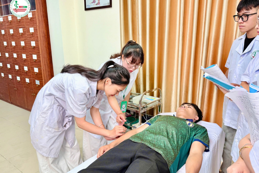 Thời gian đ&agrave;o tạo văn bằng 2 Y học cổ truyền dao động từ 1,5 năm đến 2 năm