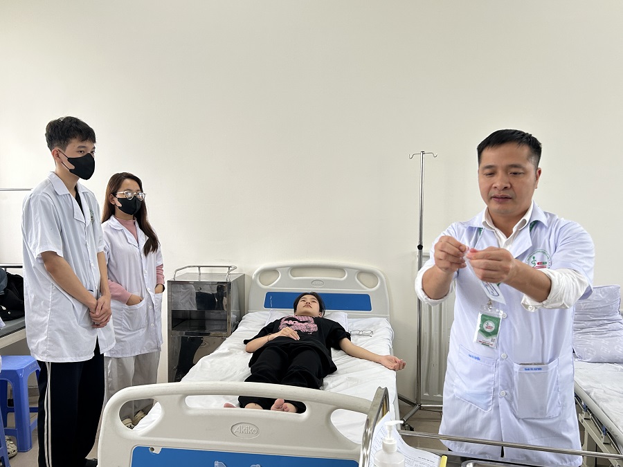 Điều dưỡng vi&ecirc;n l&agrave; một ng&agrave;nh với vị tr&iacute; việc l&agrave;m rộng khắp, khi học ng&agrave;nh Điều dưỡng, tại Cao đẳng Dược H&agrave; Nội, bạn sẽ kh&ocirc;ng cần lo lắng học ng&agrave;nh Điều dưỡng l&agrave;m g&igrave;?&rdquo;