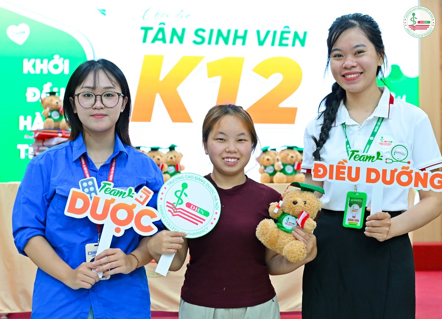 D&ugrave; bạn chọn học ng&agrave;nh Dược hay ng&agrave;nh Điều dưỡng, Trường Cao Đẳng Dược H&agrave; Nội lu&ocirc;n đồng h&agrave;nh c&ugrave;ng bạn