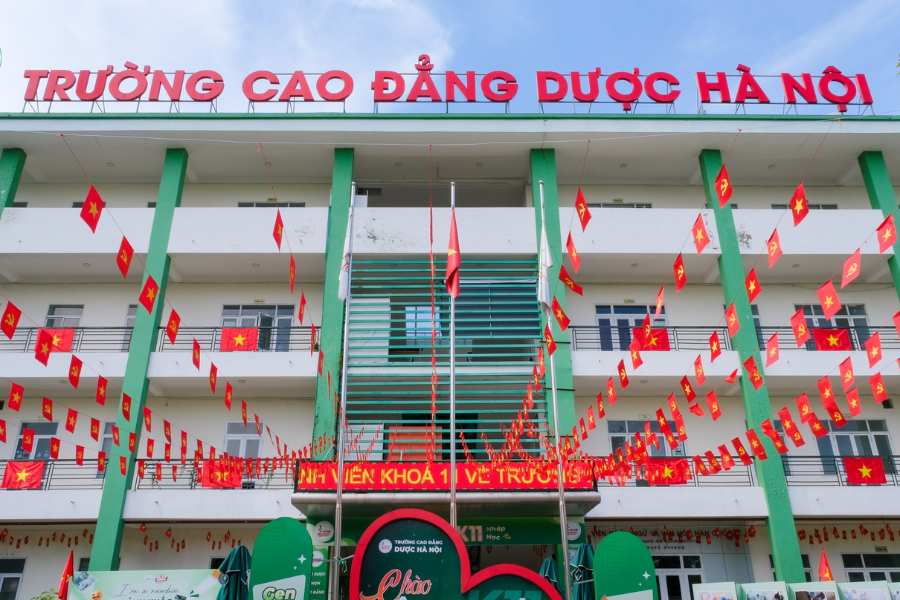 Trường Cao đẳng Dược Hà Nội - địa chỉ tin cậy trong đào tạo bằng tiêm truyền cơ bản , giúp người học tự tin hành nghề trong lĩnh vực chăm sóc sức khỏe