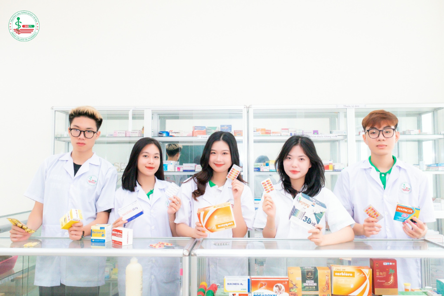 Cơ hội nghề nghiệp luôn được bảo đảm khi theo học tại Cao đẳng Dược tốt nhất Hà Nội