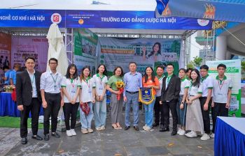 Báo Hà Nội Mới: Trường Cao đẳng Dược Hà Nội gắn chất lượng đào tạo với yêu cầu thực tiễn