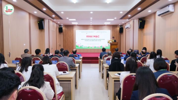 Khai mạc đánh giá ngoài Cơ sở nghề nghiệp tại trường Cao đẳng Dược Hà Nội