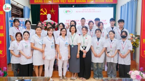 Sinh viên điều dưỡng Khóa 9 thực tập tại Bệnh viện Đa khoa Hoài Đức
