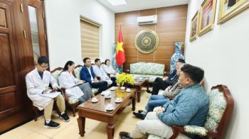 Cao đẳng Dược Hà Nội thăm và làm việc với Bệnh viện Châm cứu Trung ương - Đẩy mạnh hợp tác đào tạo và trao đổi học thuật trong lĩnh vực Y học cổ truyền