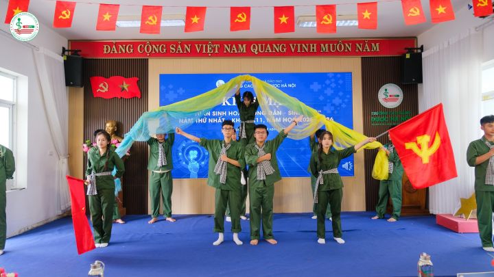 Khai mạc tuần sinh hoạt công dân đầu khóa 2025