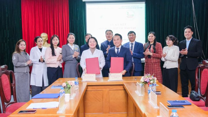 Trường Cao đẳng Dược Hà Nội ký kết hợp đồng hợp tác với Bệnh viện Châm cứu Trung ương