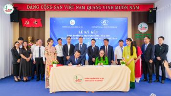 Lễ ký kết hợp tác toàn diện giữa Trường Cao đẳng Dược Hà Nội và Công ty Cổ phần Hợp tác Lao động và Thương mại (LABCO)