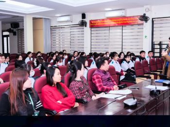 Sinh viên điều dưỡng K10 trường Cao đẳng Dược Hà Nội chính thức khởi động kỳ thực tập tại Bệnh viện Phổi Trung Ương