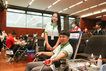 Sinh viên Trường Cao đẳng Dược Hà Nội hào hứng tham gia ngày hội 