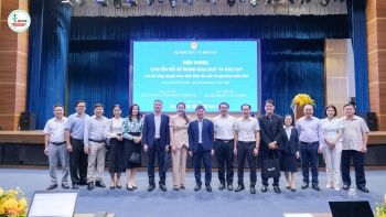 Cao đẳng Dược Hà Nọi tham gia Hội nghị chuyển đổi số trong Giáo dục và Đào tạo 2025