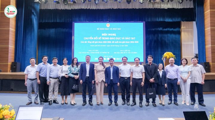 Cao đẳng Dược Hà Nọi tham gia Hội nghị chuyển đổi số trong Giáo dục và Đào tạo 2025