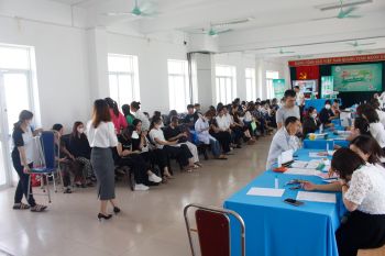 Tưng bừng không khí ngày Nhập học đợt 2 (08-08-2023) tại Trường Cao đẳng Dược Hà Nội