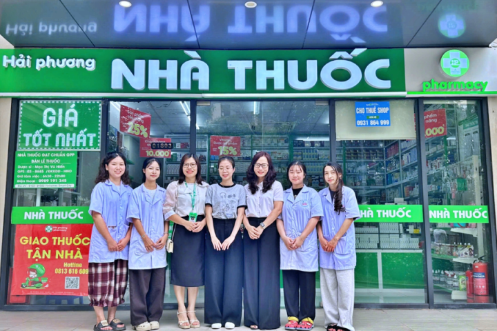 Sinh viên K9 ngành Dược Trường Cao đẳng Dược Hà Nội thực hành tại chuỗi Nhà thuốc Hải Phương