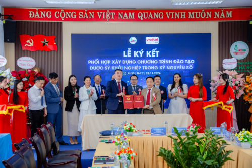 Trường Cao đẳng Dược Hà Nội ký kết hợp tác với Công ty TNHH MTV thương mại điện tử Viettel