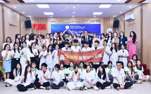 Sinh viên DHN “chạm nghề” cùng Chuyên gia Đài Loan trong Chương trình đào tạo kỹ thuật massage nâng cao