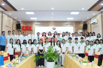 Chi bộ Trường Cao đẳng Dược Hà Nội tổ chức Lễ kết nạp Đảng viên mới