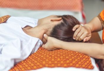 Học chứng chỉ Xoa bóp bấm huyệt - Cơ hội việc làm lớn, học xong có việc làm luôn