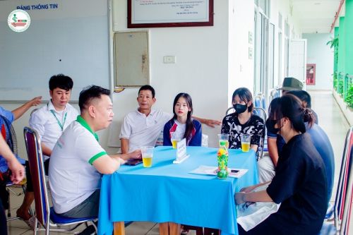 Trường Cao đẳng Dược Hà Nội hỗ trợ tìm kiếm nhà trọ cho tân sinh viên trong ngày nhập học