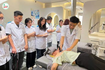 Trải nghiệm thực tế học thực hành chăm sóc sắc đẹp tại Cao đẳng Dược Hà Nội
