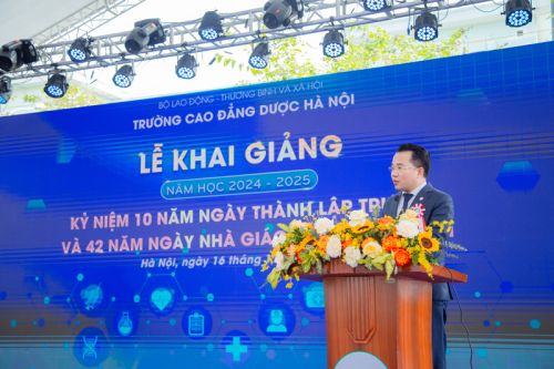 Tạp chí Chất lượng Việt Nam (VietQ.vn): Hiệu trưởng Trường Cao đẳng Dược Hà Nội - Tạo điều kiện tốt nhất để sinh viên phát triển tri thức, kỹ năng, nhân cách