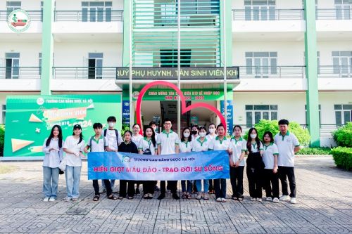 Đoàn viên, Thanh niên Cao đẳng Dược Hà Nội tham gia Hiến máu tình nguyện năm 2024