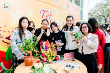 Rộn ràng ngày hội 