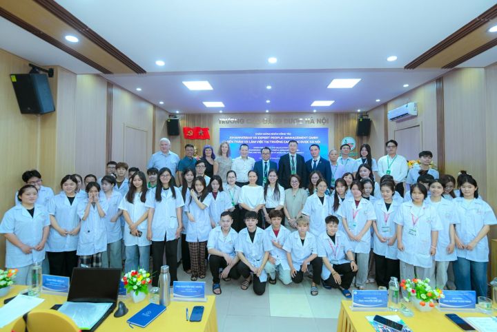 Chương trình thực tế nghề nghiệp quốc tế dành cho sinh viên ngành Kỹ thuật Vật lý trị liệu Phục hồi chức năng và ngành Điều Dưỡng.